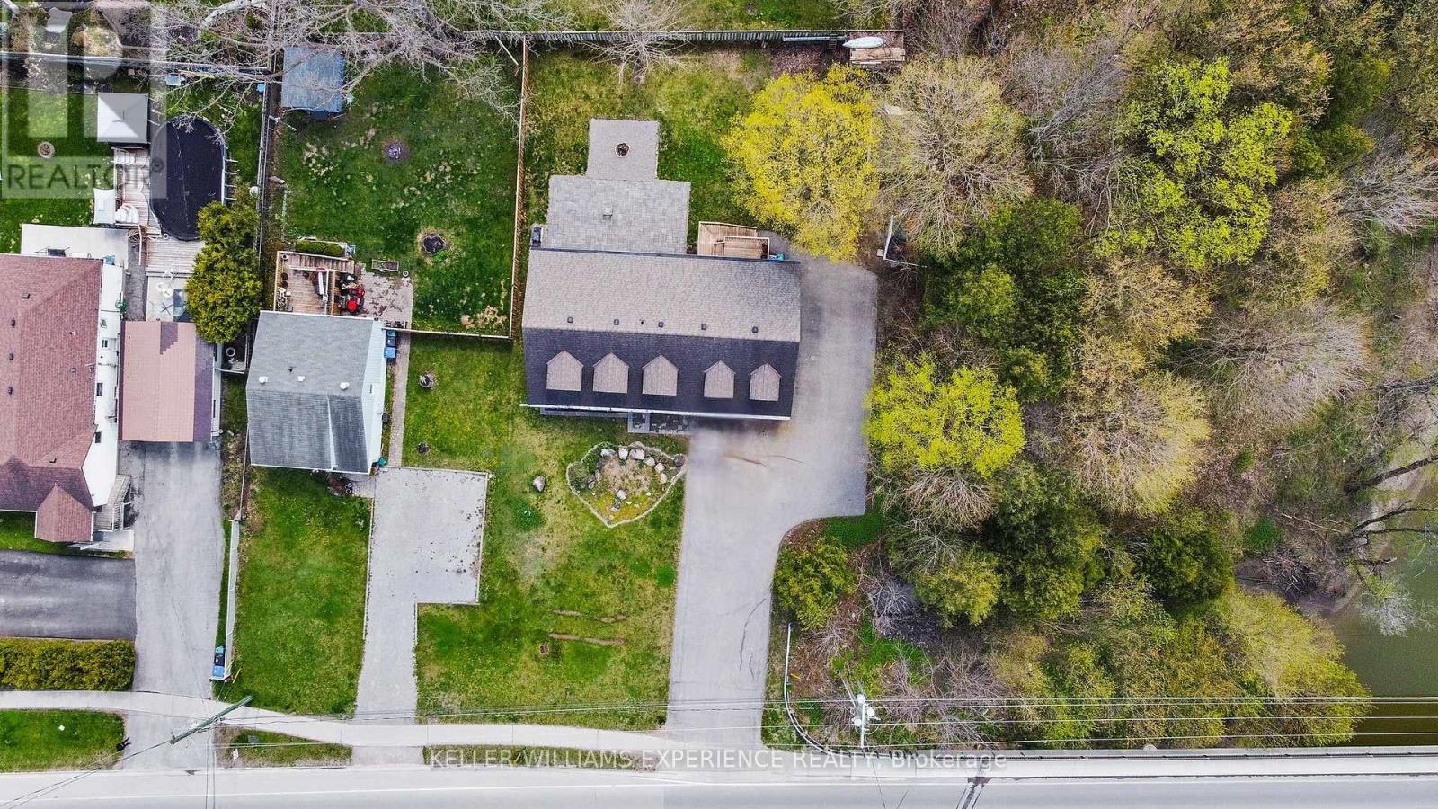 Property at 190 CENTRE STREET image 4
