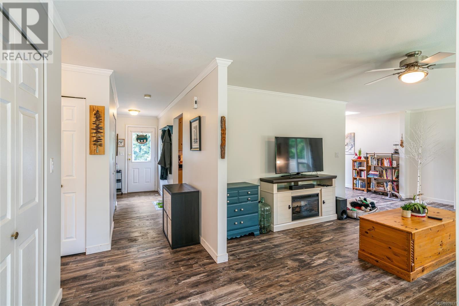 Property at 4737 Blue Heron Dr image 5