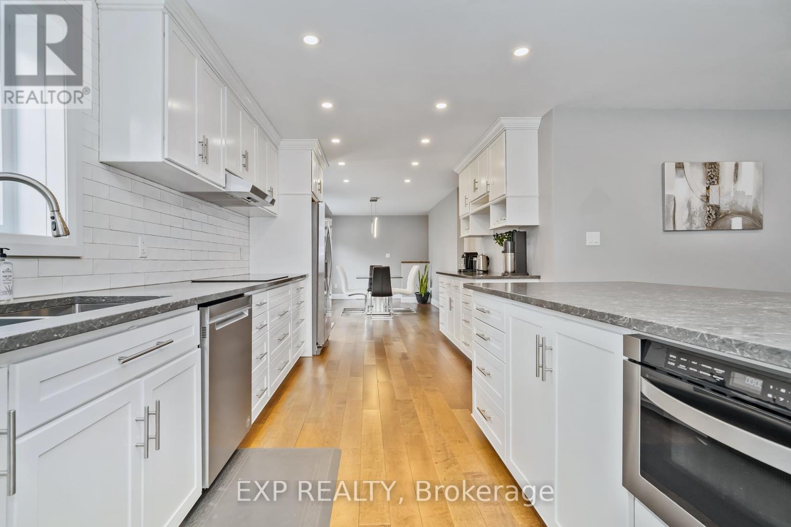 15 Manchester Street, Ottawa, Ontario  K2S 0R8 - Photo 7 - X12163091