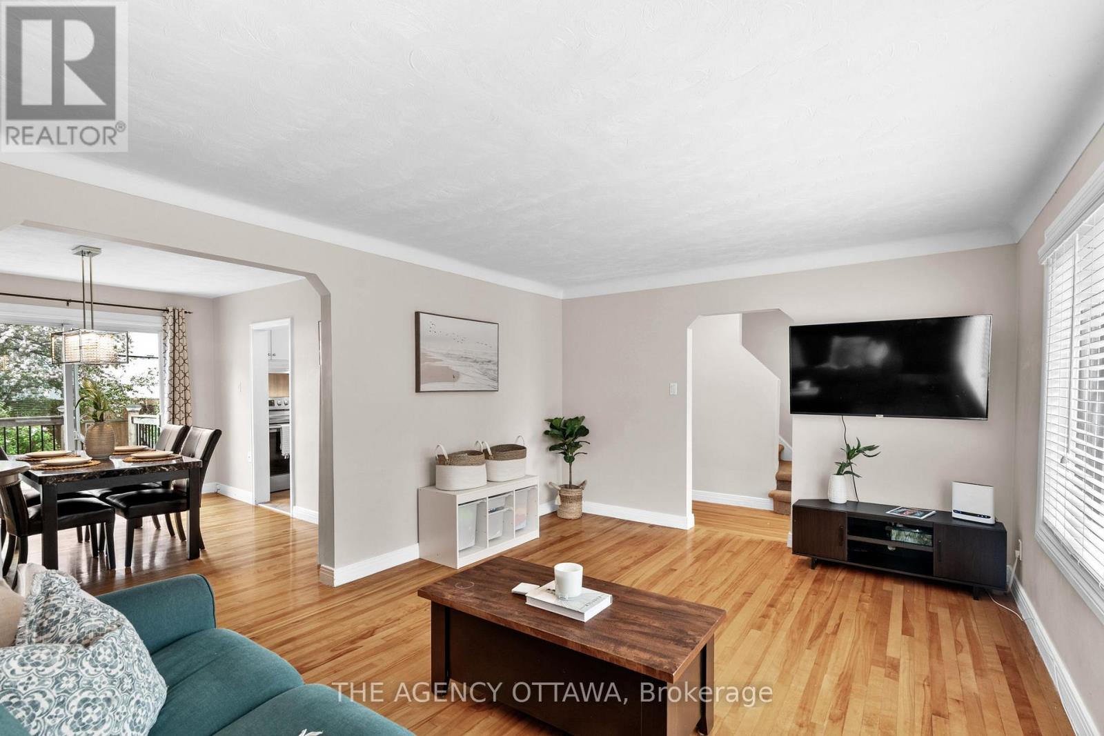 659 Alesther Street, Ottawa, Ontario  K1K 1H8 - Photo 4 - X12163151