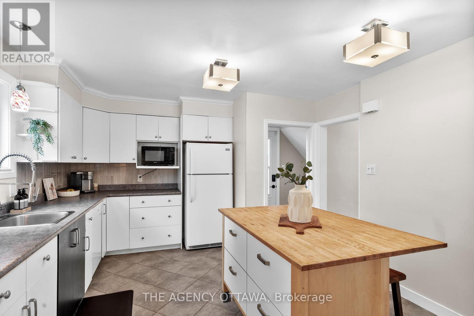 659 Alesther Street, Ottawa, Ontario  K1K 1H8 - Photo 9 - X12163151