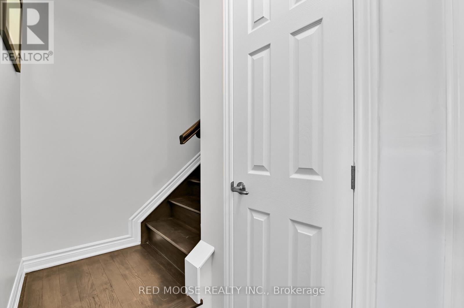 515 Takamose Private, Ottawa, Ontario  K1K 5A5 - Photo 15 - X12163234