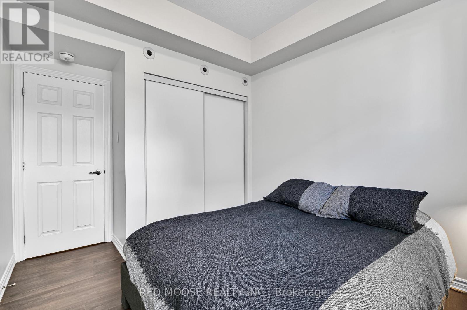 515 Takamose Private, Ottawa, Ontario  K1K 5A5 - Photo 20 - X12163234
