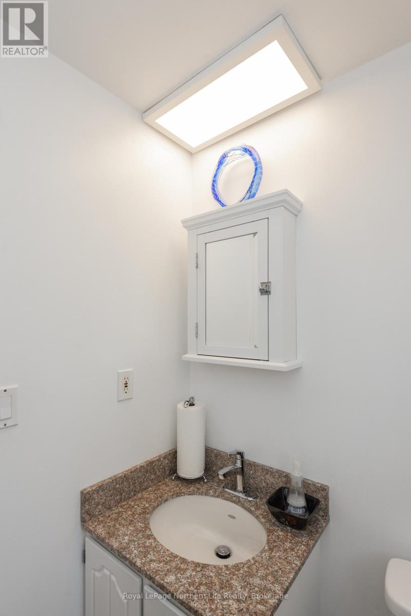 653 Lakeshore Drive, North Bay, Ontario  P1A 2G1 - Photo 10 - X12163116