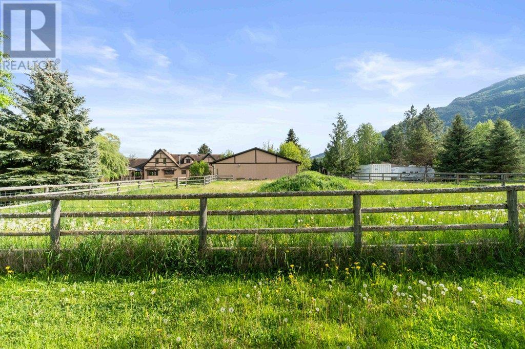3194 Johnson Road, Salmon Arm, BC V1E3E6