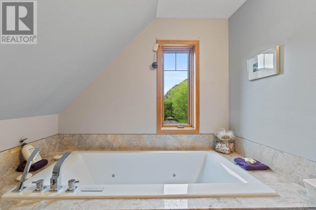 3194 Johnson Road, Salmon Arm, BC V1E3E6