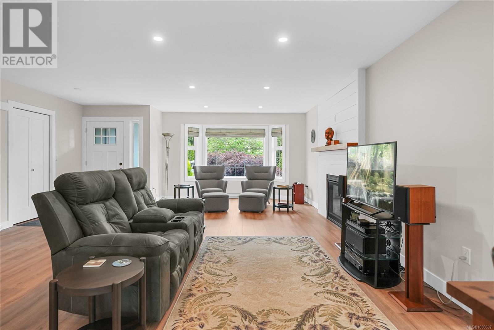 2100 Colinwood Rd, Sidney, British Columbia  V8L 4H5 - Photo 4 - 1000637