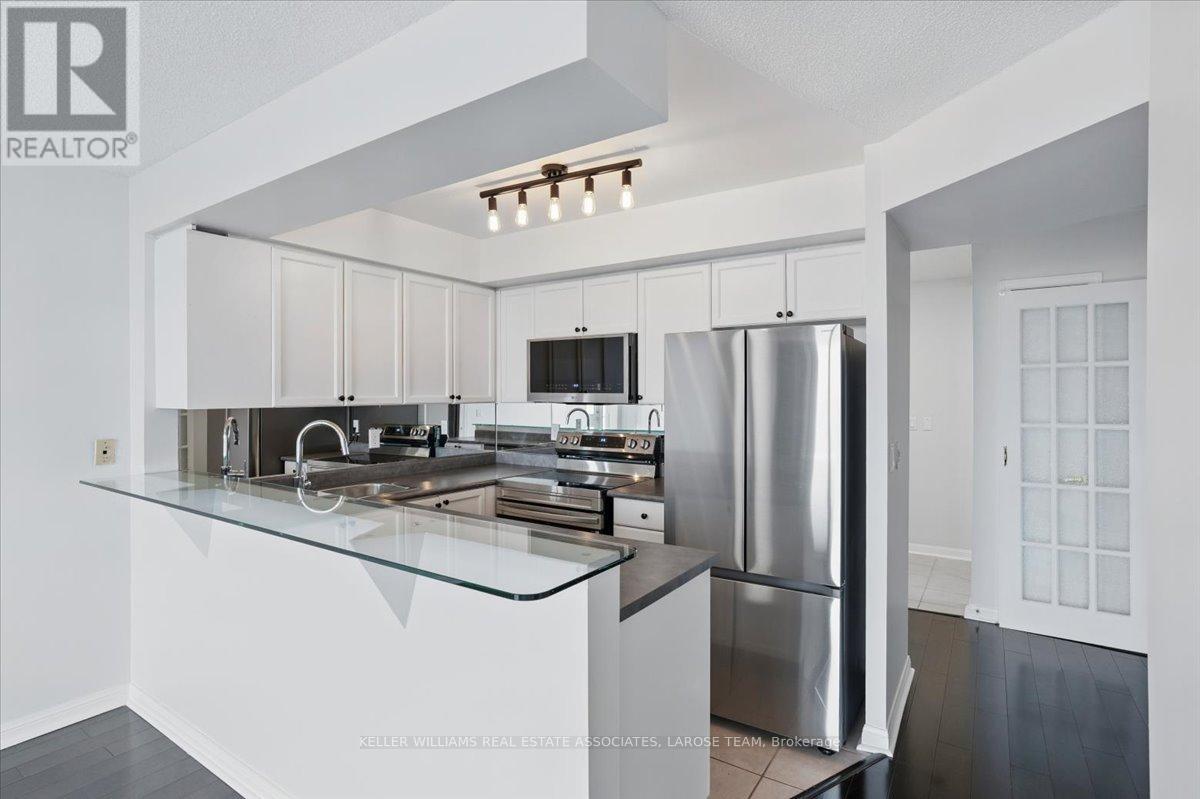 609 - 1150 Parkwest Place, Mississauga (Lakeview), Ontario  L5E 3K4 - Photo 11 - W12162984