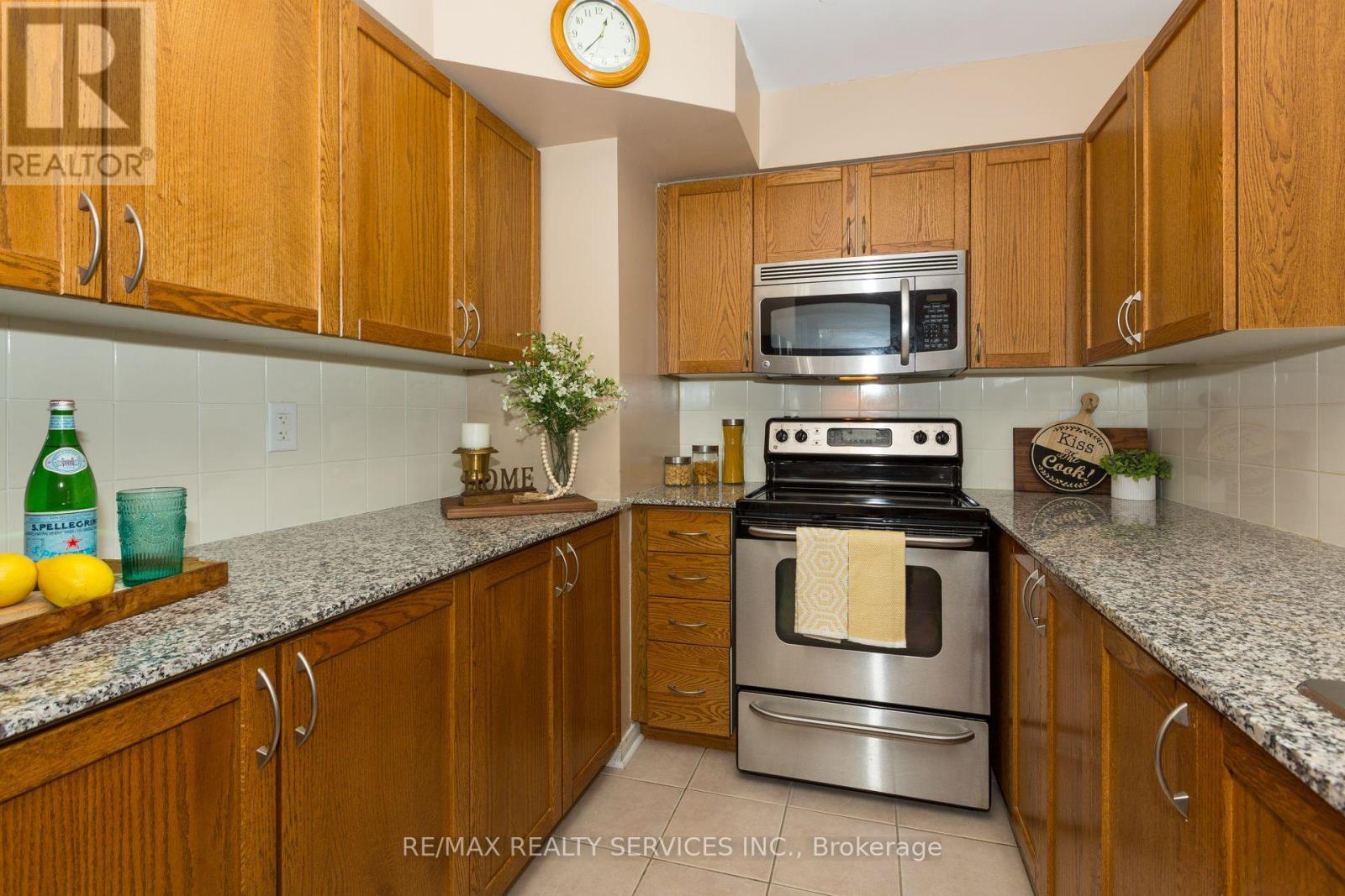 213 - 55 Via Rosedale, Brampton, Ontario  L6R 0V1 - Photo 12 - W12162991