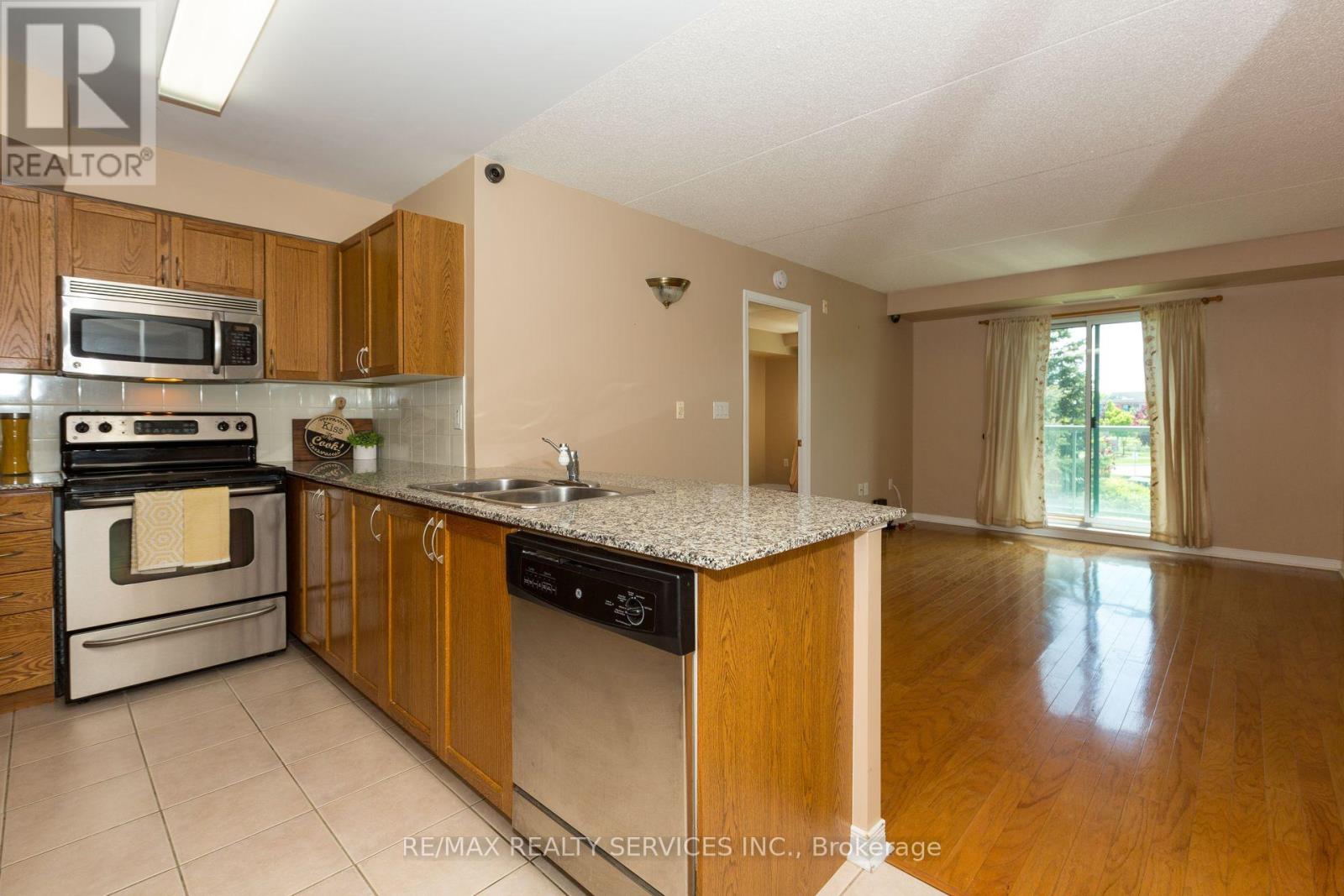 213 - 55 Via Rosedale, Brampton, Ontario  L6R 0V1 - Photo 13 - W12162991