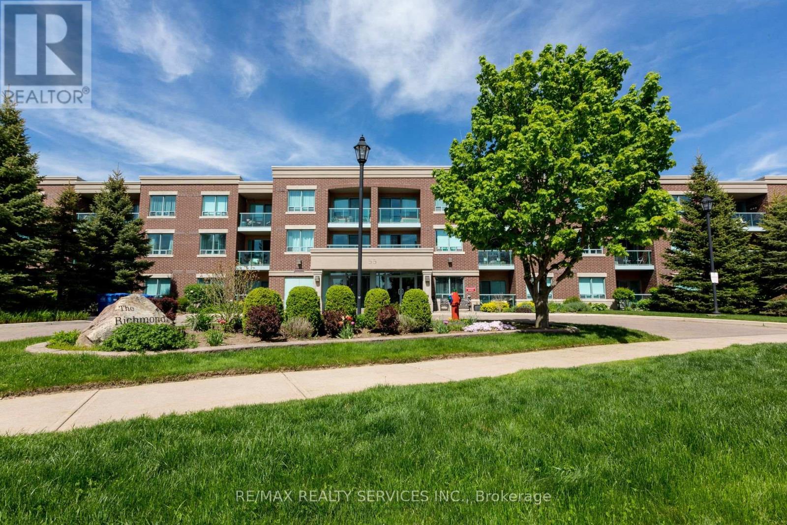 213 - 55 Via Rosedale, Brampton, Ontario  L6R 0V1 - Photo 2 - W12162991
