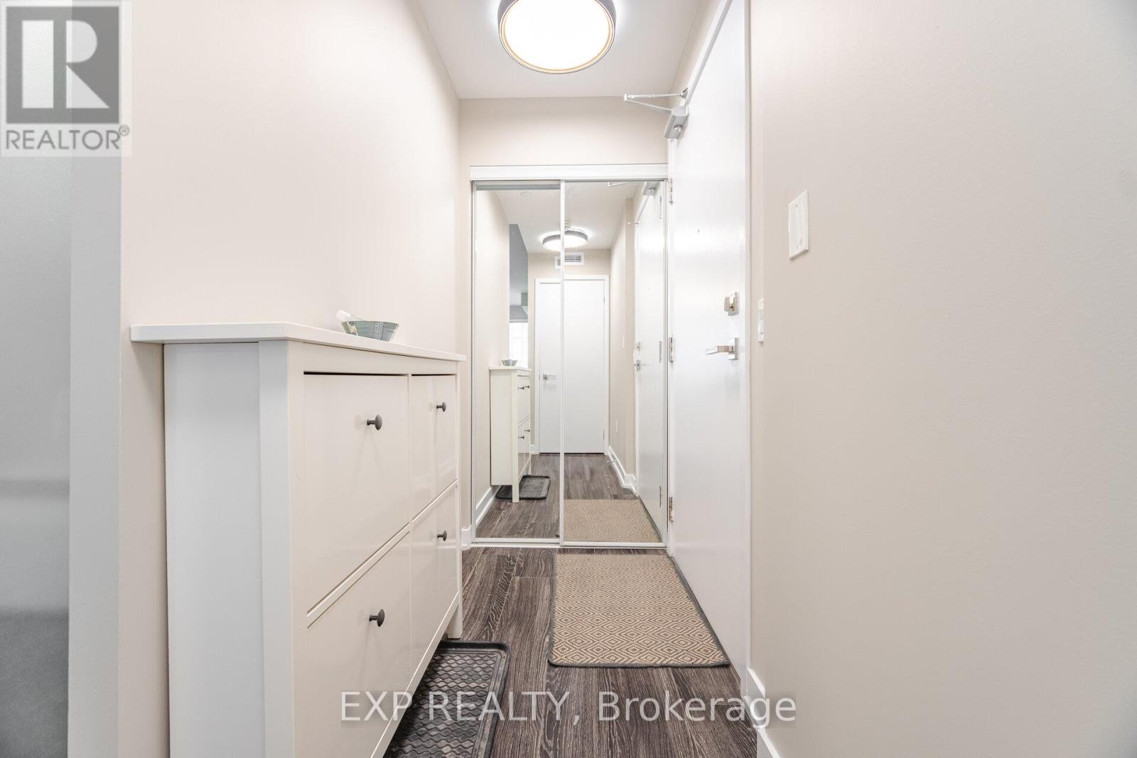 916 - 4055 Parkside Village Drive, Mississauga, Ontario  L5B 0K8 - Photo 5 - W12163027