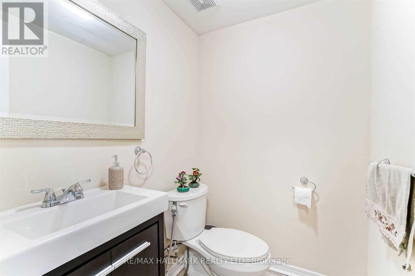17 - 2006 Glenada Crescent, Oakville, Ontario  L6H 5R9 - Photo 8 - W12163050