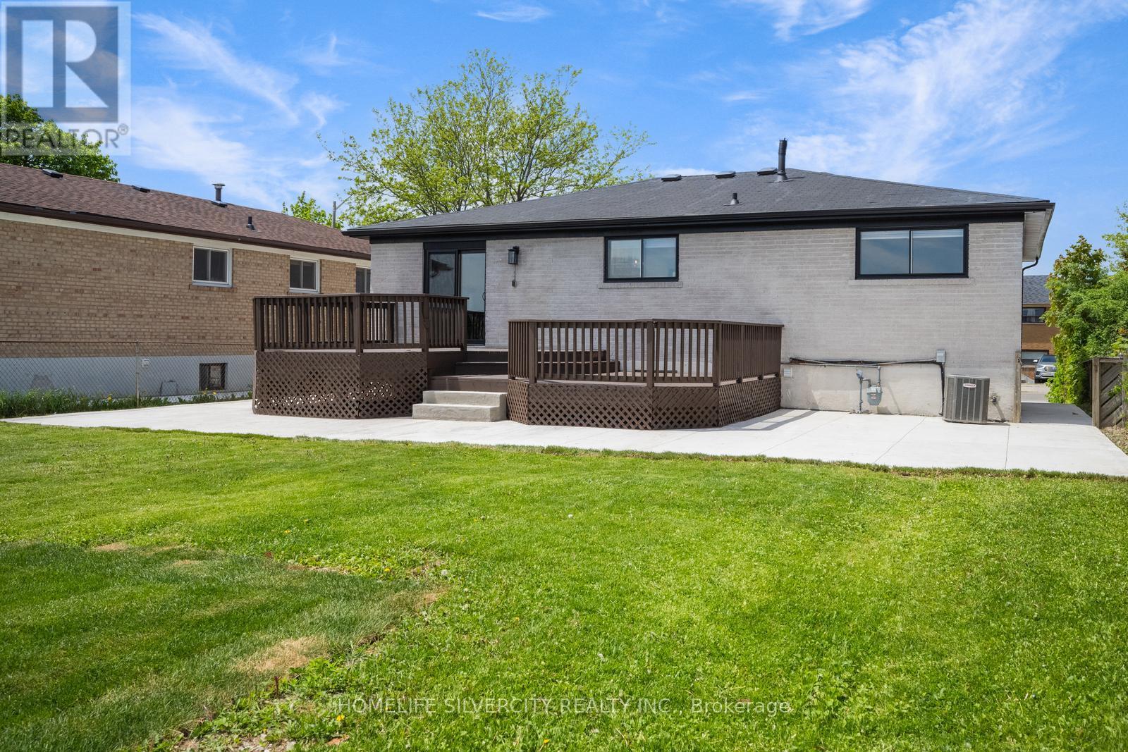 7308 Redstone Road, Mississauga, Ontario  L4T 2A9 - Photo 35 - W12163051