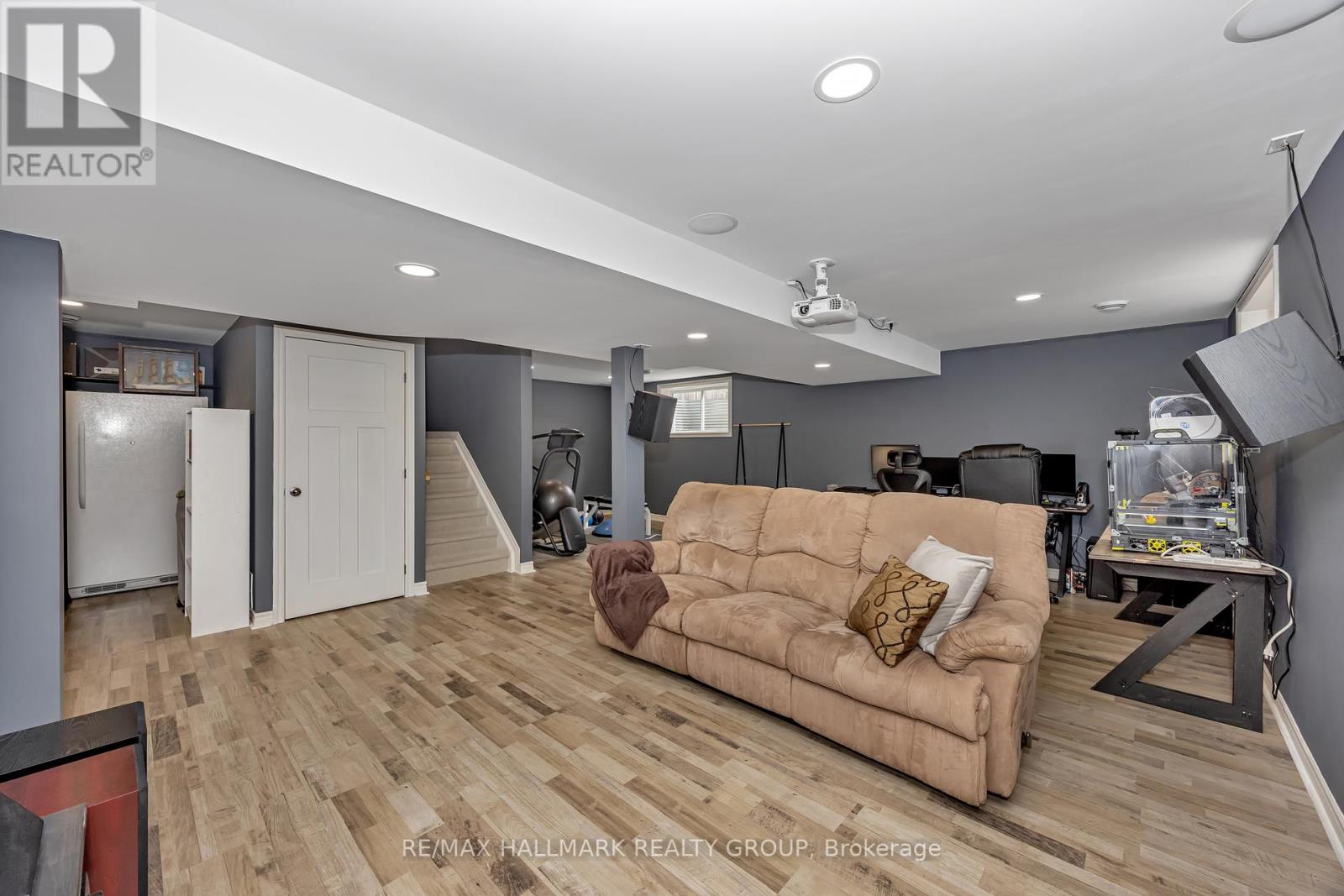 611 Laroque Street, Mississippi Mills, Ontario  K0A 1A0 - Photo 33 - X12156063
