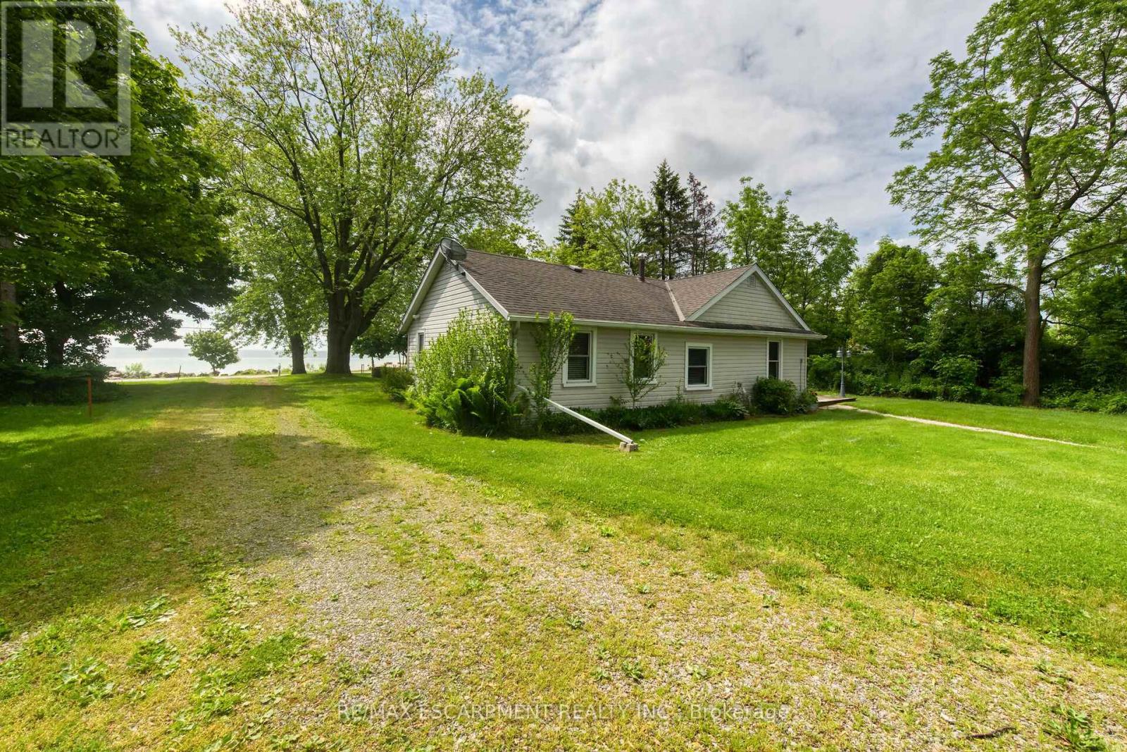 2593 North Shore Drive, Haldimand, Ontario  N0A 1K0 - Photo 36 - X12163058