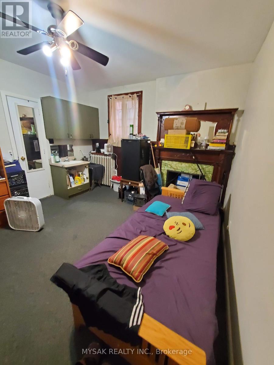 104 Bedford Road, Toronto, Ontario  M5R 2K2 - Photo 19 - C12163111