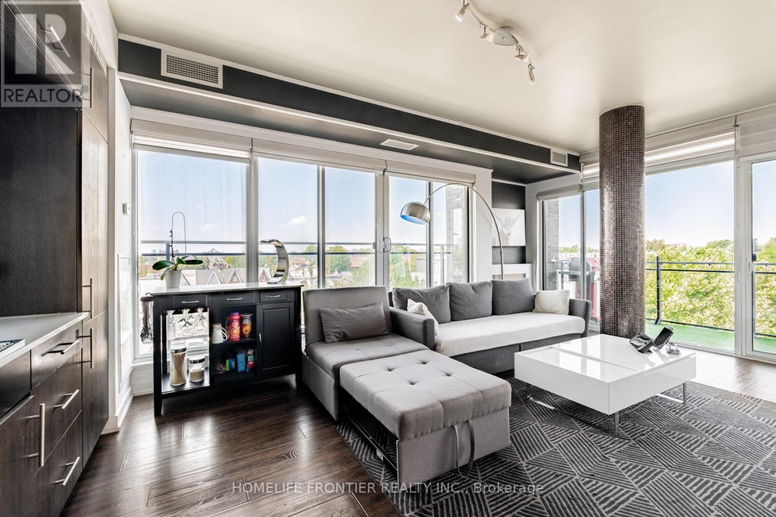 Property at 415 - 205 MANNING AVENUE image 4