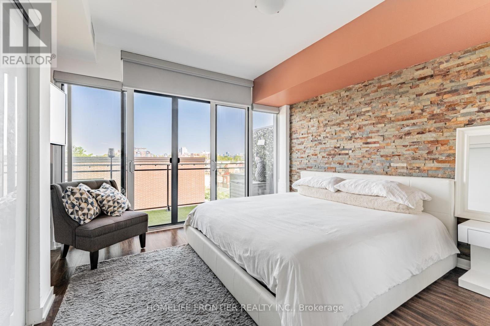 Property at 415 - 205 MANNING AVENUE image 5