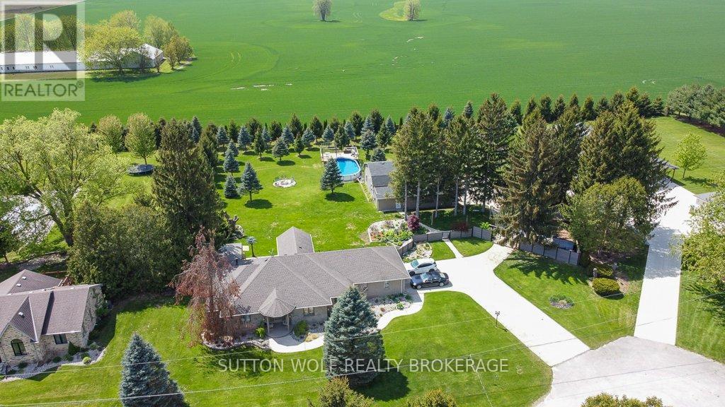10 EVERGREEN COURT, Adelaide Metcalfe, Ontario