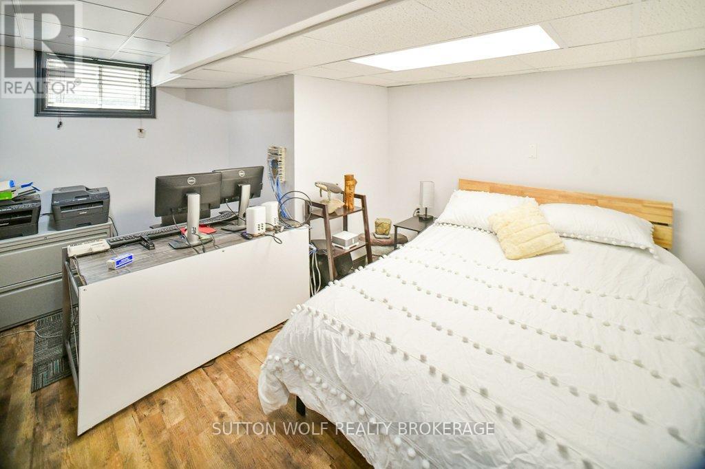 10 Evergreen Court, Adelaide Metcalfe, Ontario  N7G 4C7 - Photo 26 - X12163343