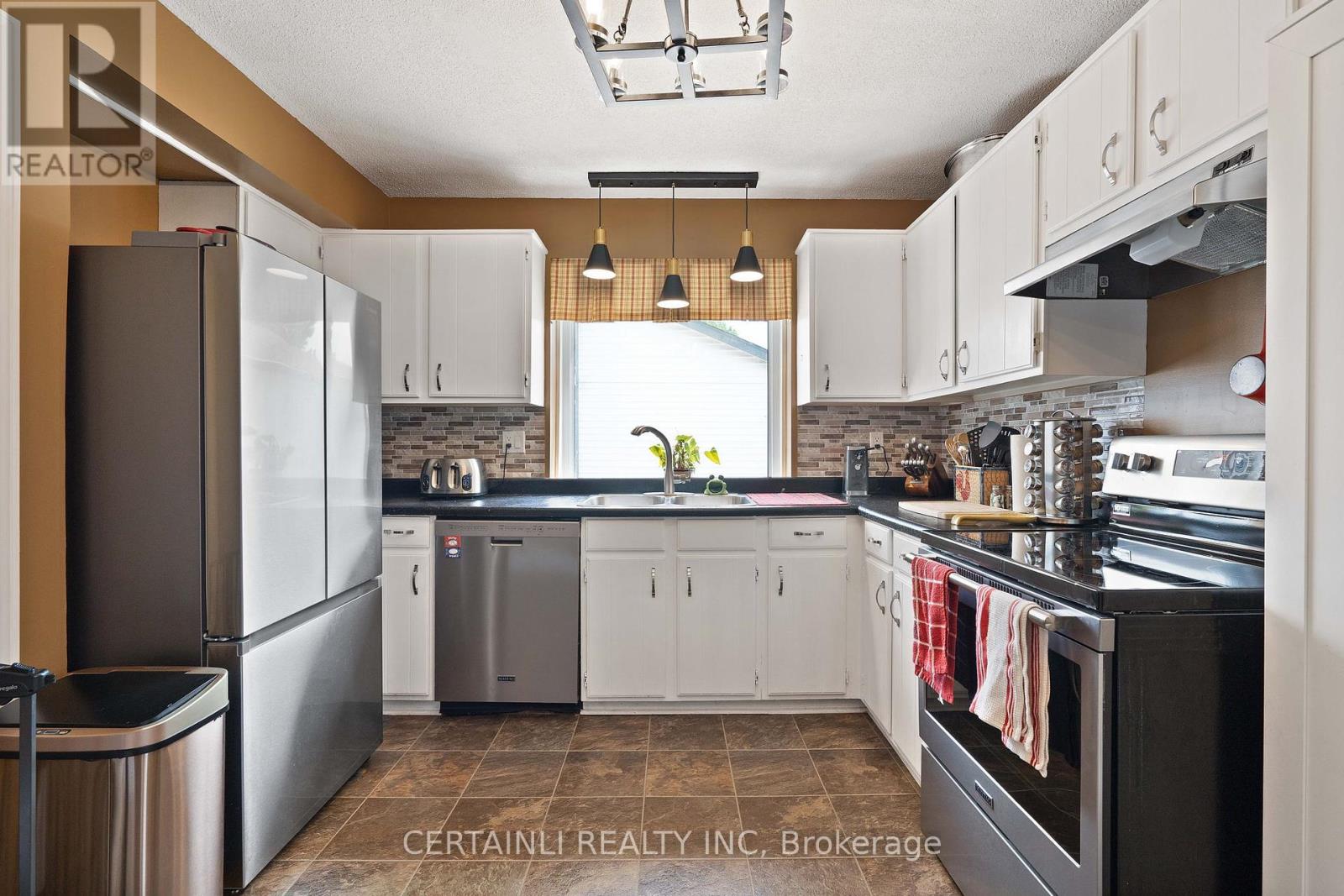 36 Dalhousie Crescent, London South, Ontario  N6K 3N2 - Photo 3 - X12163355