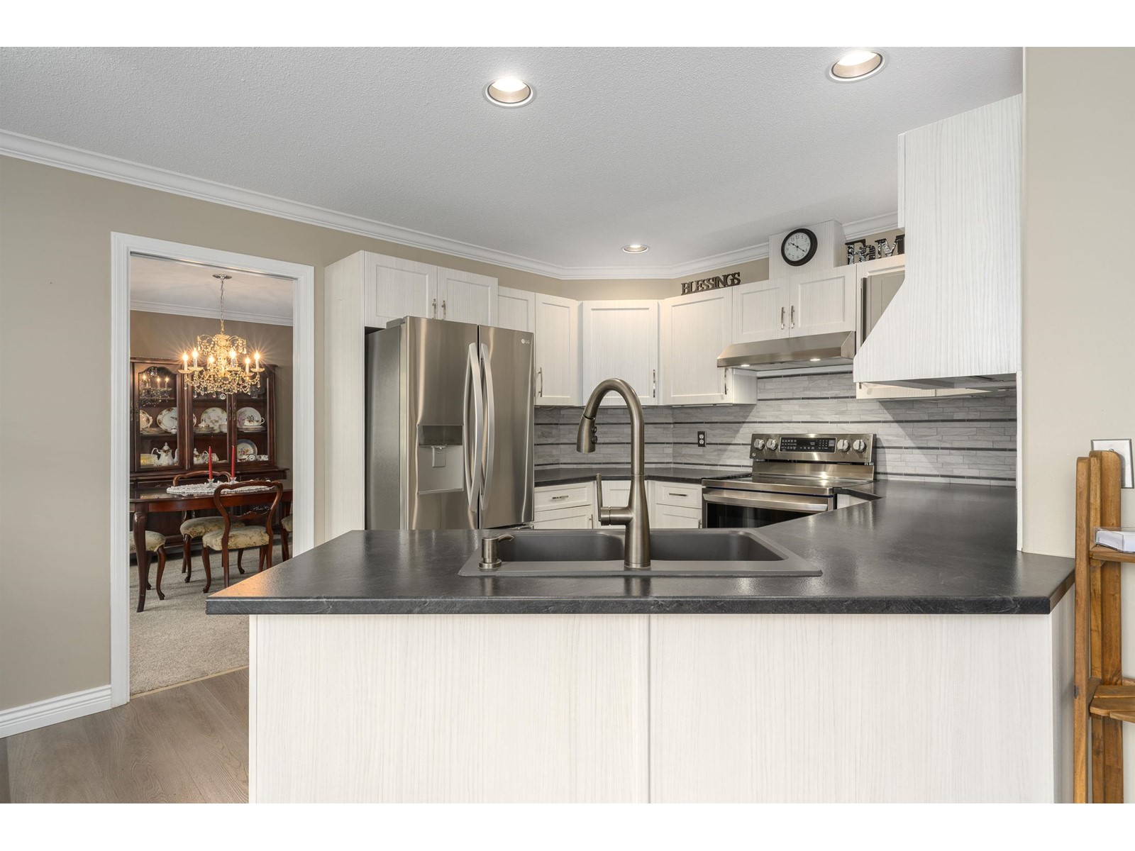 Property at 188 20391 96 AVENUE image 3