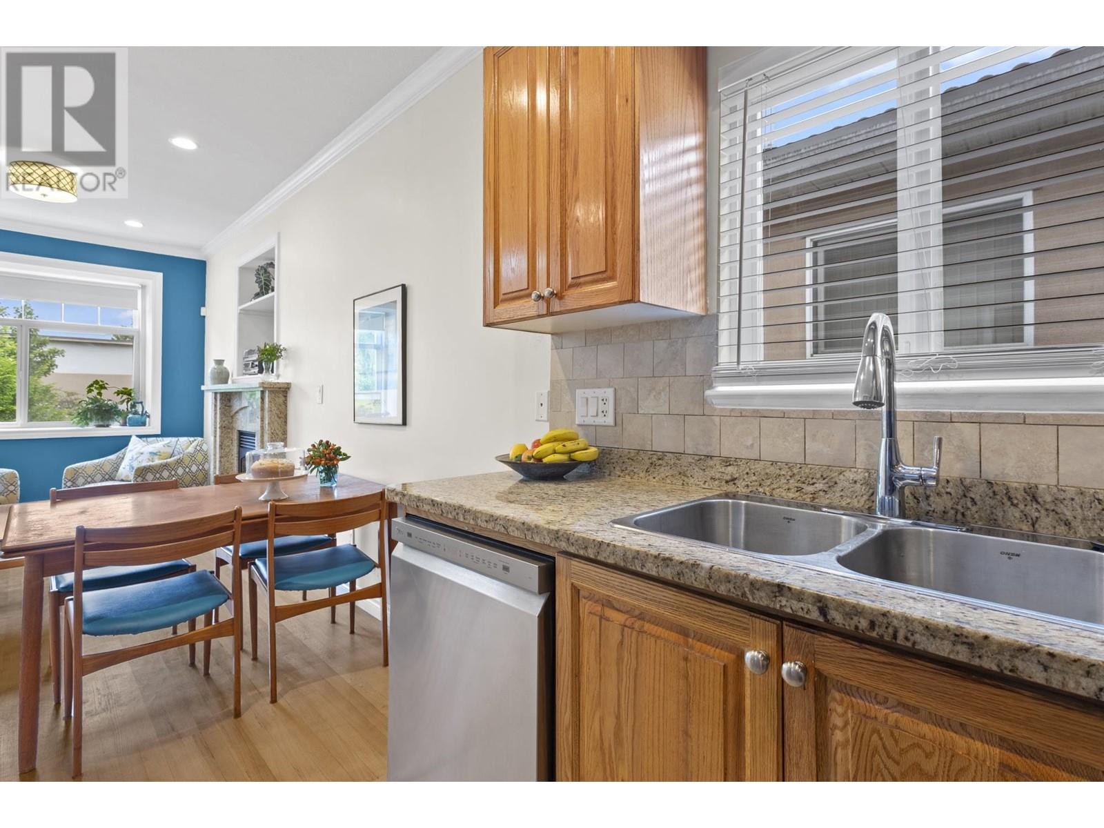 2388 Cambridge Street, Vancouver, British Columbia  V5L 1E7 - Photo 10 - R3005085