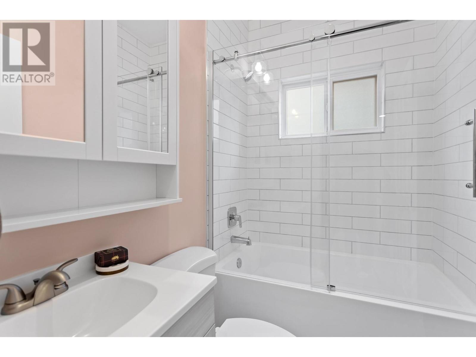 2388 Cambridge Street, Vancouver, British Columbia  V5L 1E7 - Photo 17 - R3005085