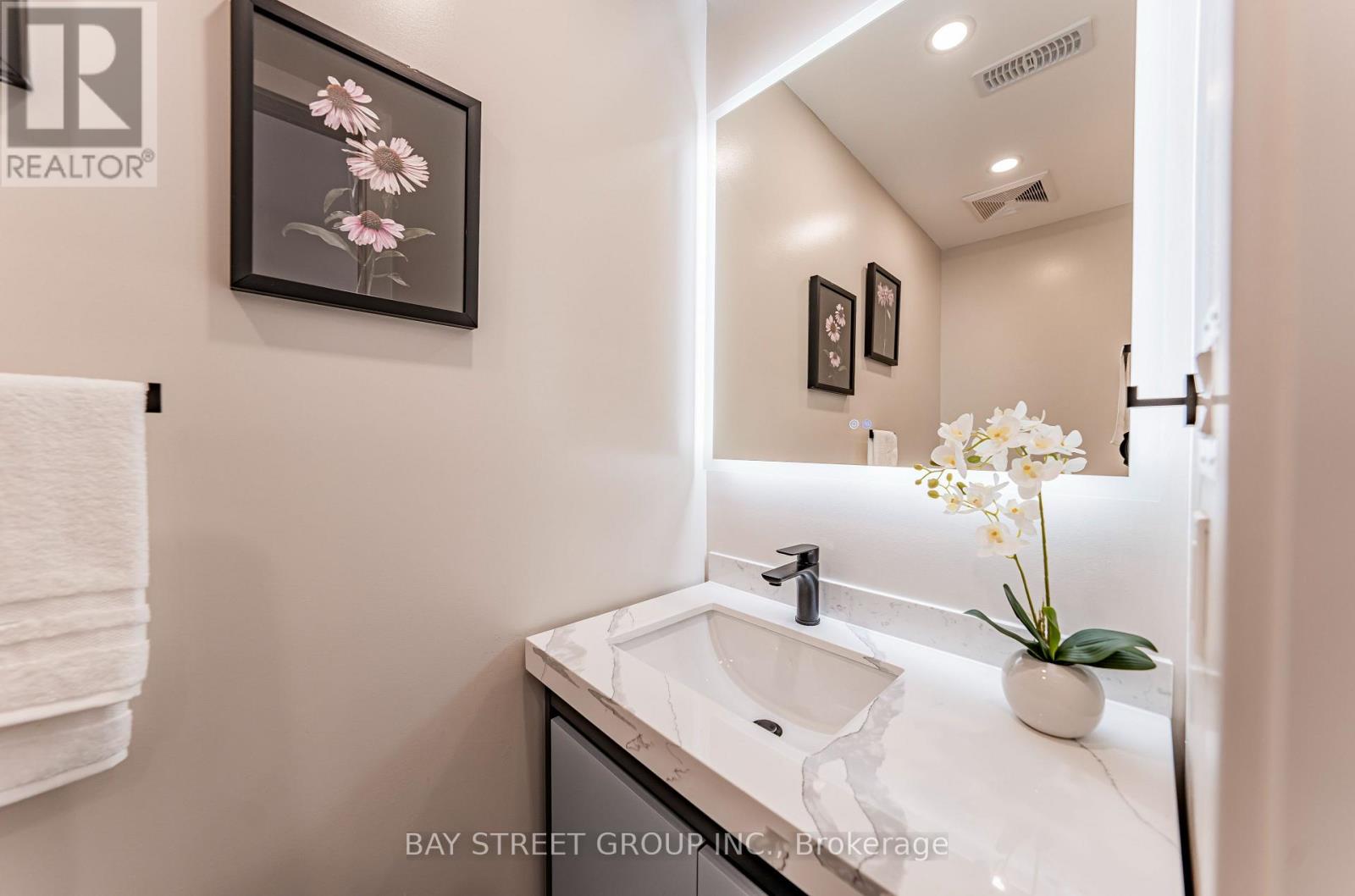 186 Holborne Avenue, Toronto, Ontario  M4C 2R8 - Photo 15 - E12163247