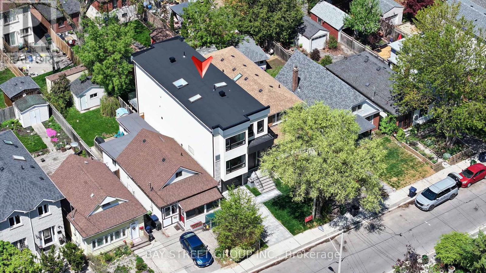 186 Holborne Avenue, Toronto, Ontario  M4C 2R8 - Photo 2 - E12163247