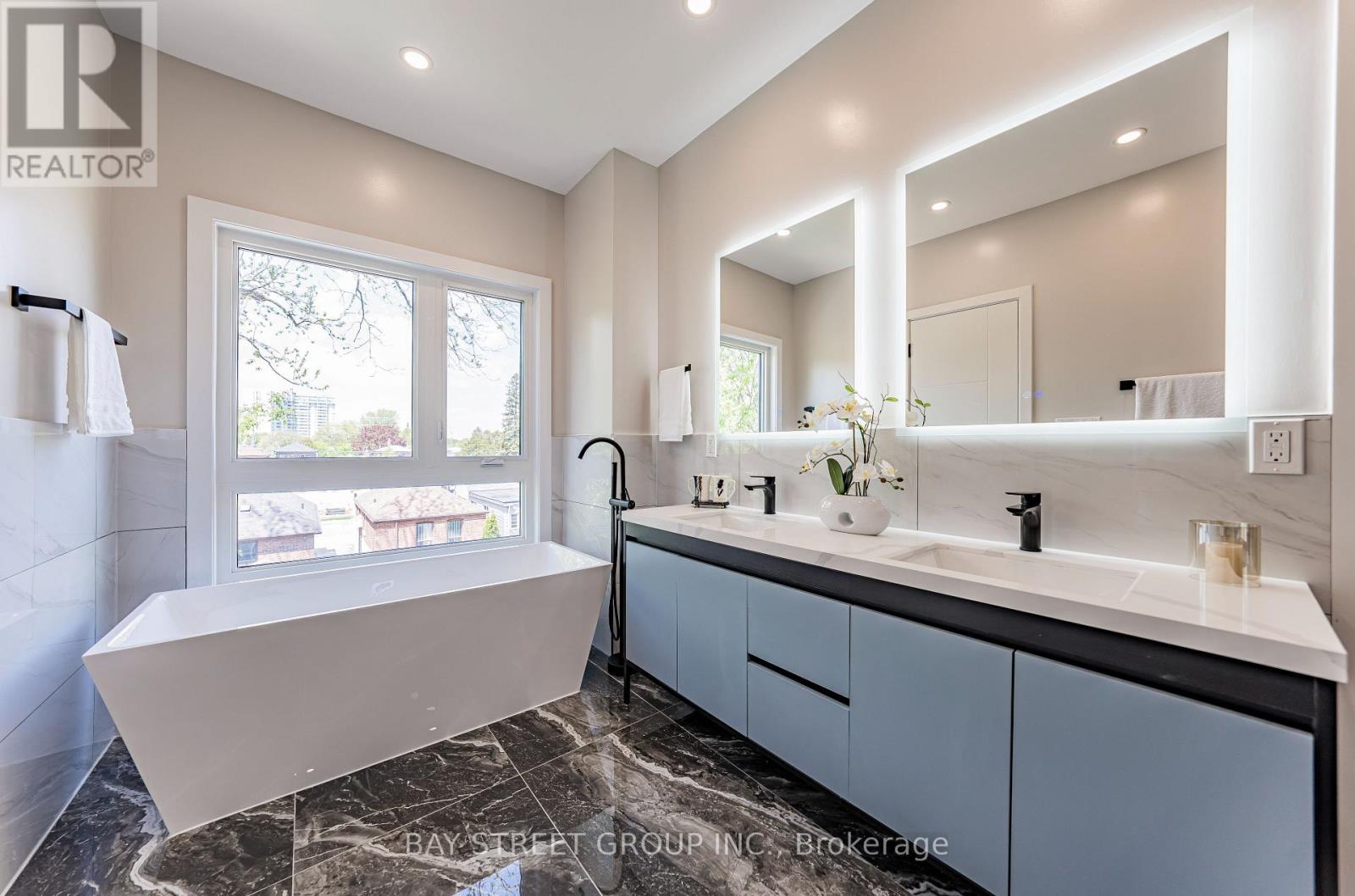186 Holborne Avenue, Toronto, Ontario  M4C 2R8 - Photo 23 - E12163247