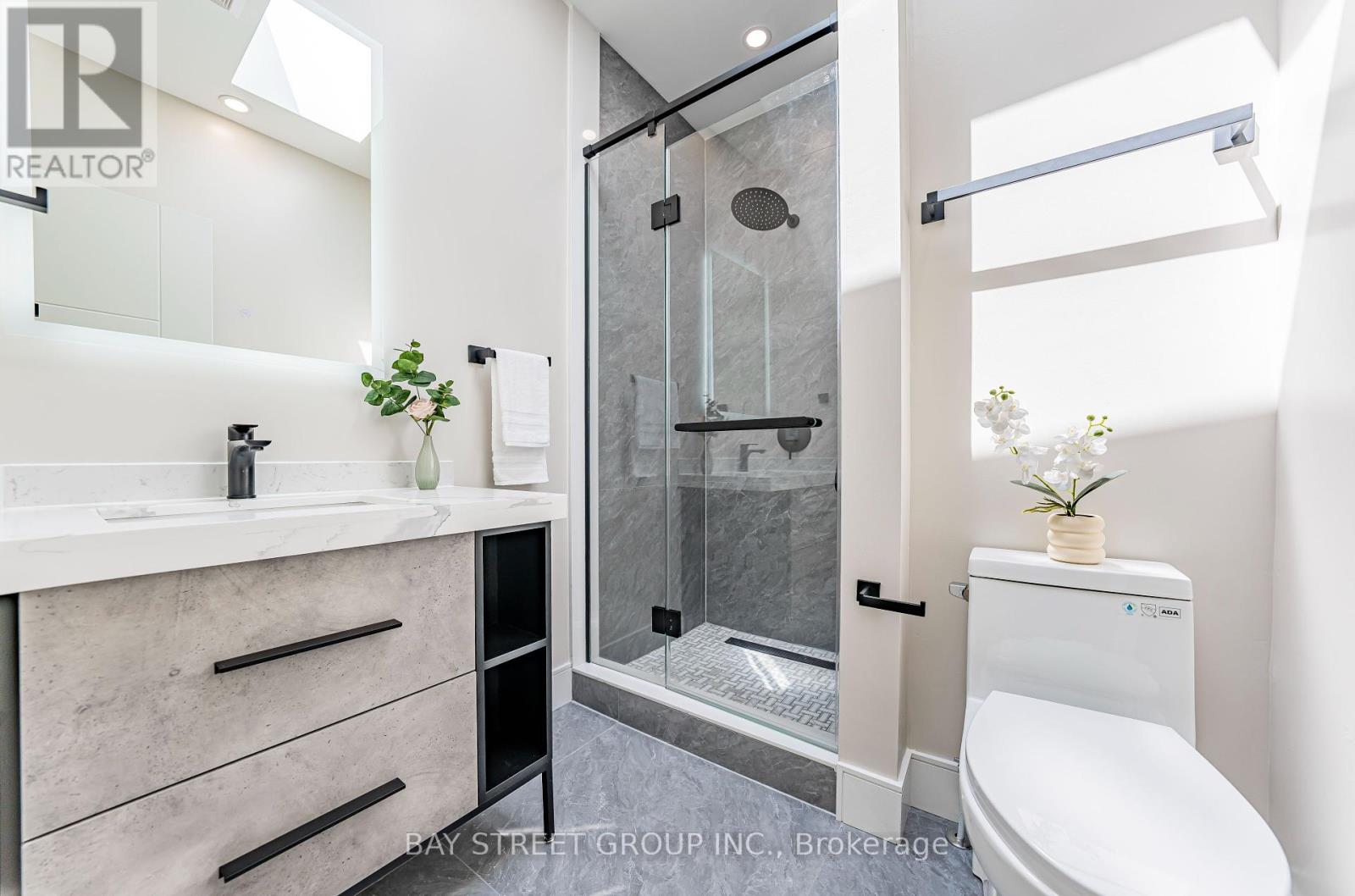 186 Holborne Avenue, Toronto, Ontario  M4C 2R8 - Photo 27 - E12163247