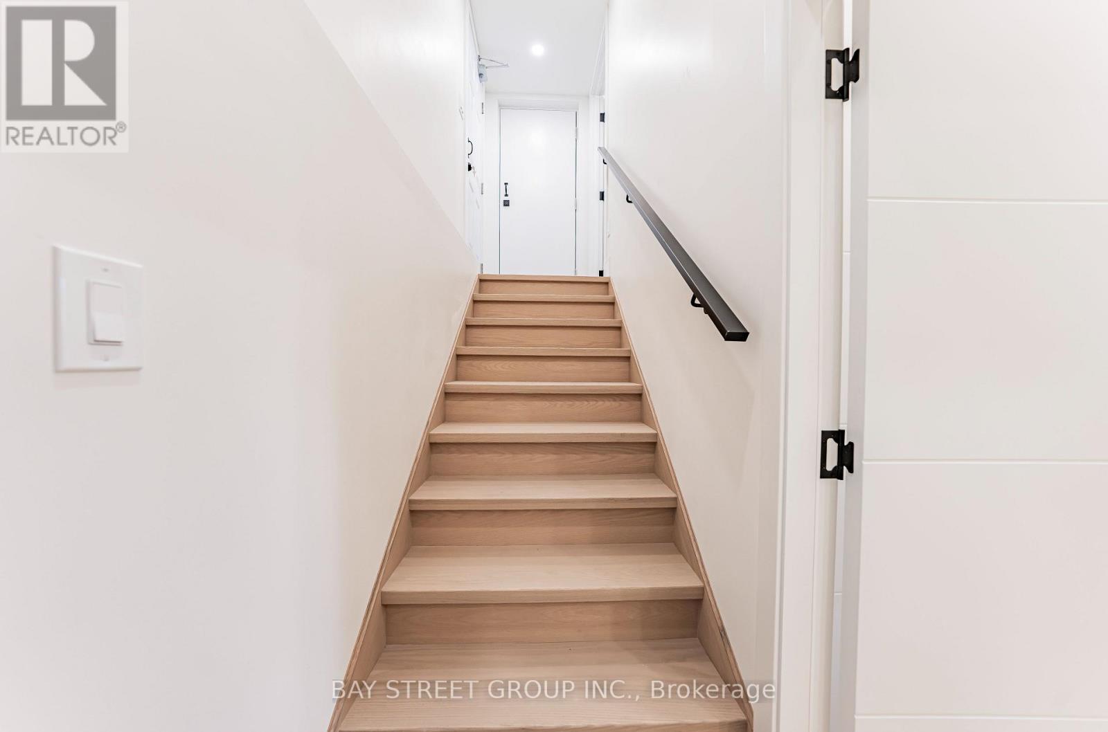 186 Holborne Avenue, Toronto, Ontario  M4C 2R8 - Photo 33 - E12163247