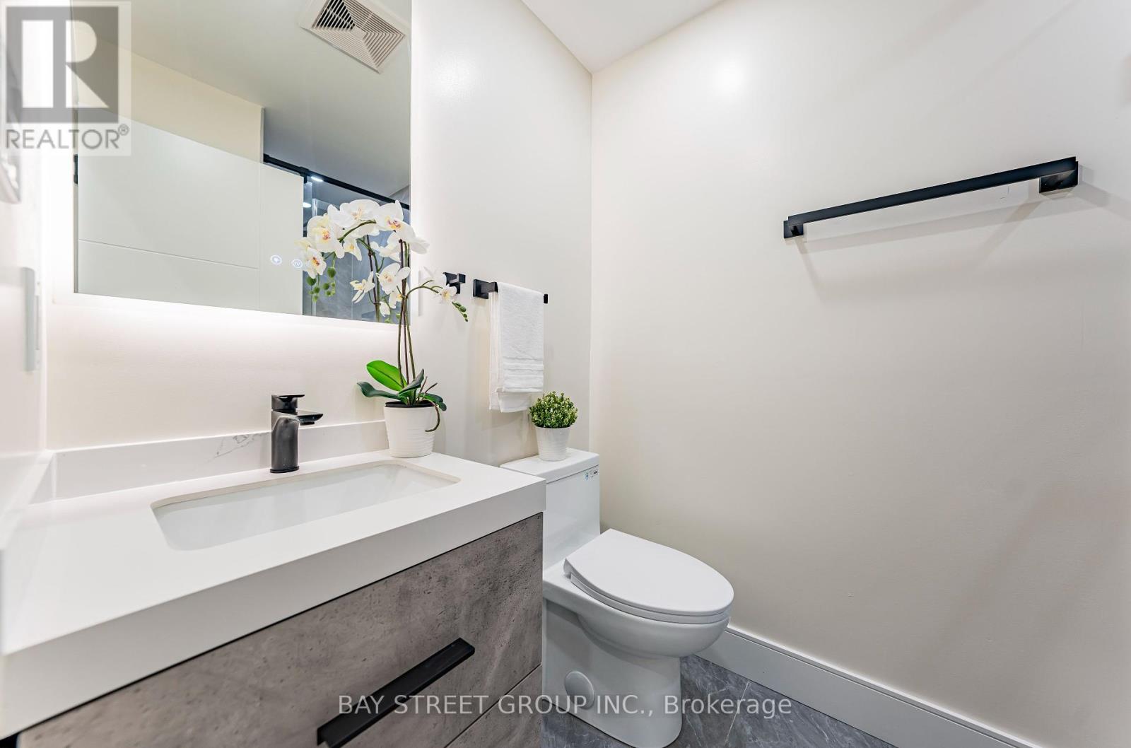 186 Holborne Avenue, Toronto, Ontario  M4C 2R8 - Photo 37 - E12163247