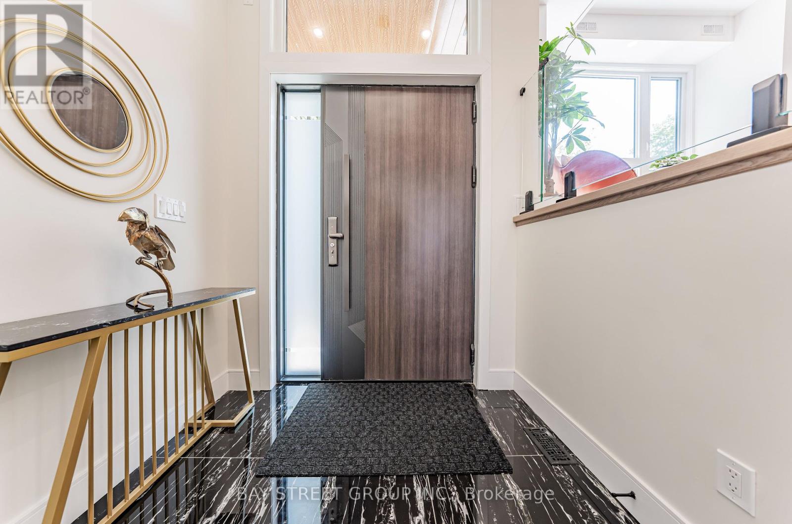 186 Holborne Avenue, Toronto, Ontario  M4C 2R8 - Photo 5 - E12163247