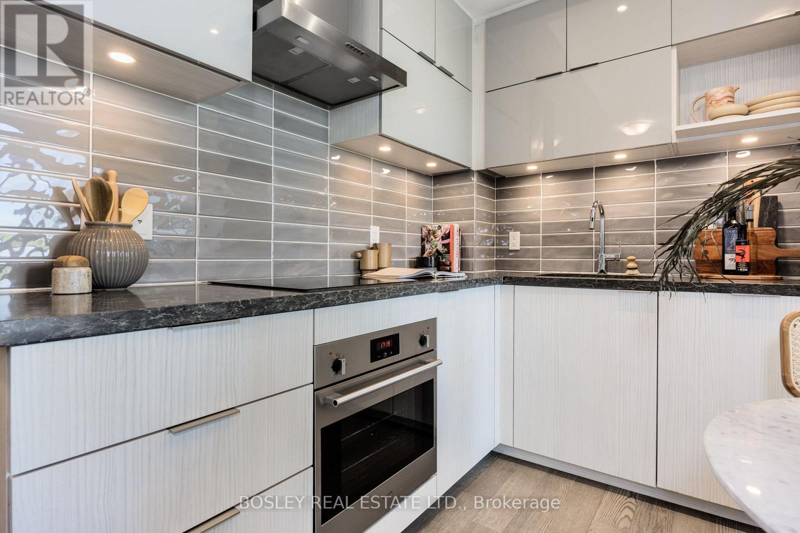 908 - 8 Rouge Valley Drive W, Markham, Ontario  L6G 0G8 - Photo 11 - N12163096