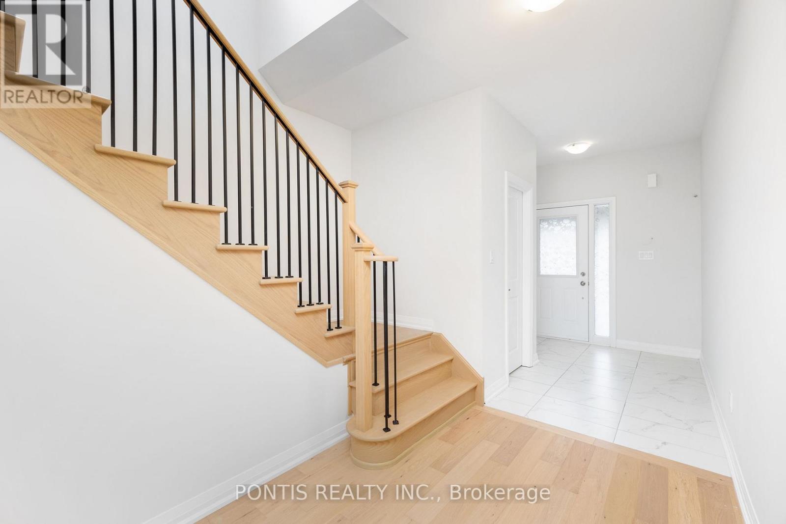 1406 Stovell Crescent, Innisfil, Ontario  L0L 1W0 - Photo 5 - N12163097