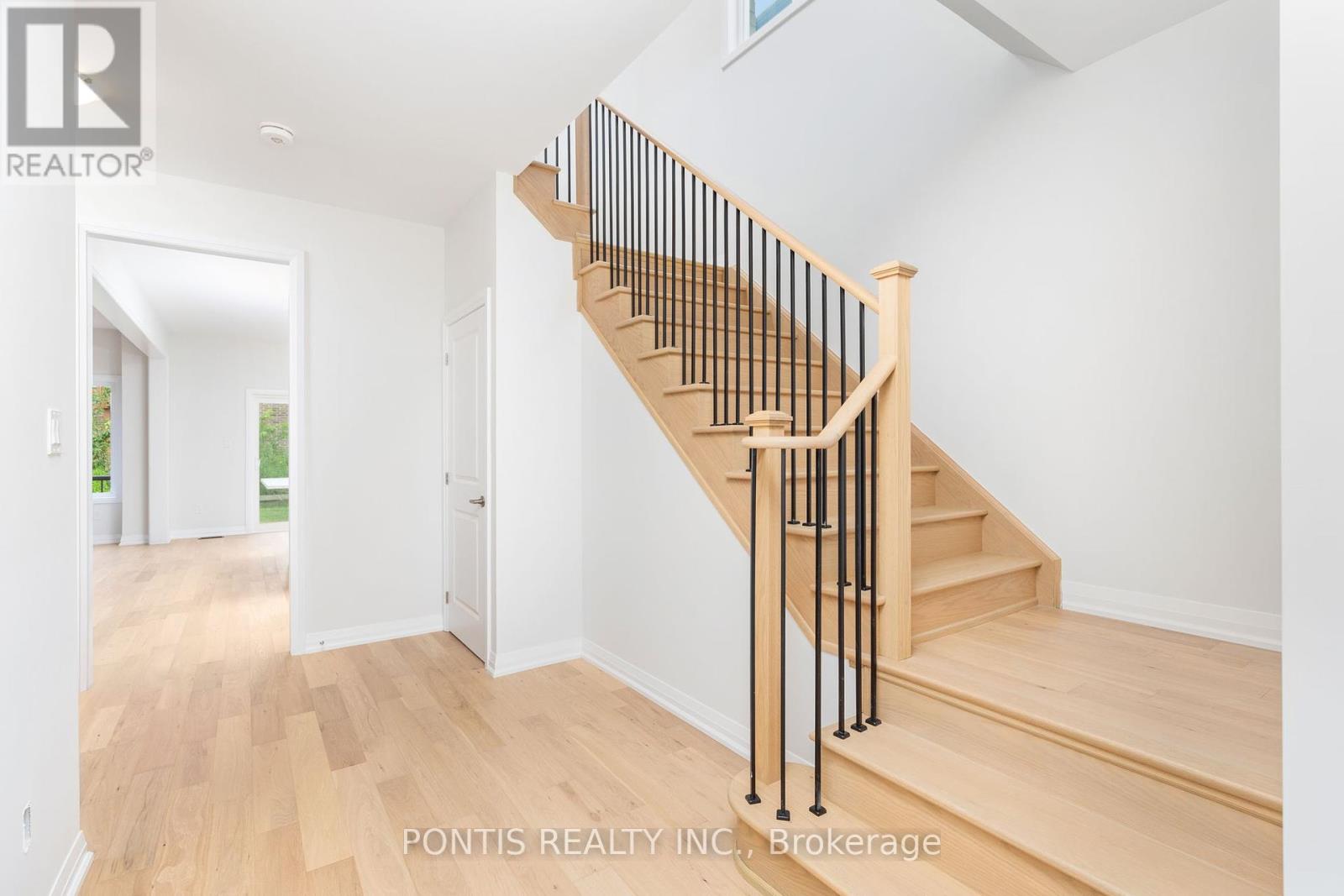 1406 Stovell Crescent, Innisfil, Ontario  L0L 1W0 - Photo 6 - N12163097