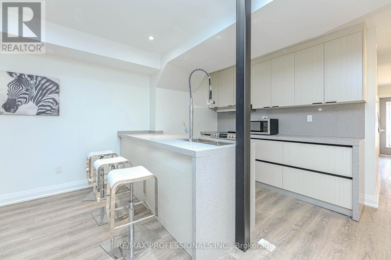 1 - 295 Deepsprings Crescent, Vaughan, Ontario  L6A 3L6 - Photo 6 - N12163202