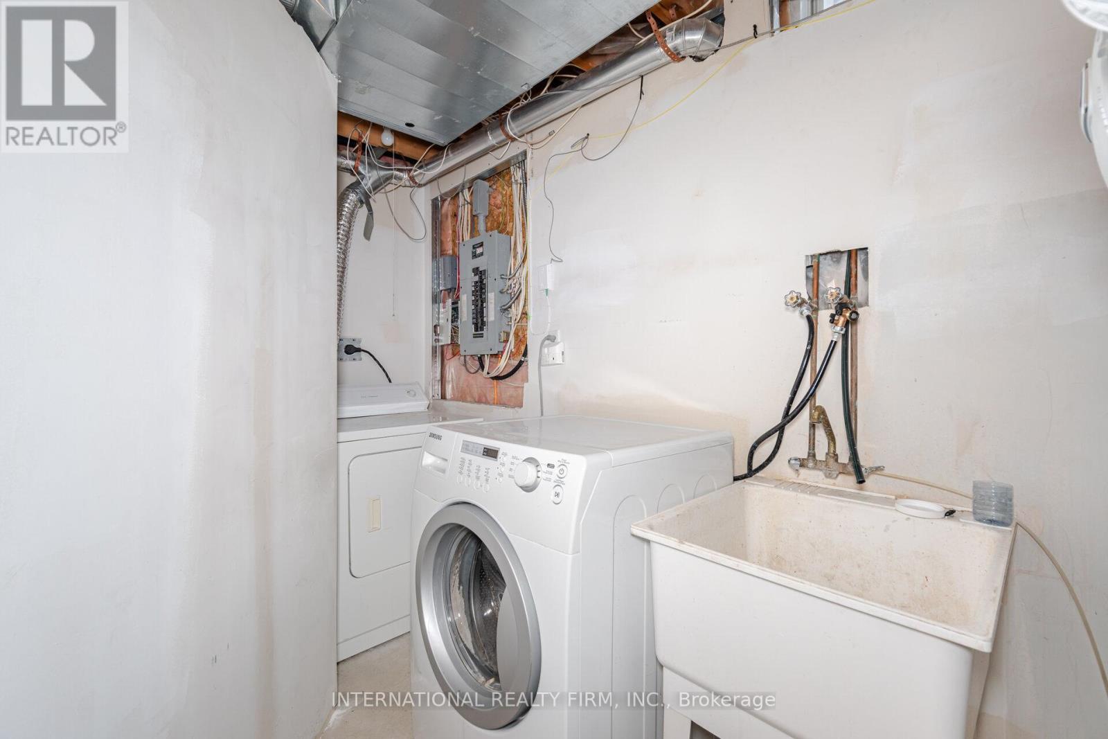 42 Matthew Drive, Vaughan, Ontario  L4L 9B4 - Photo 41 - N12163212
