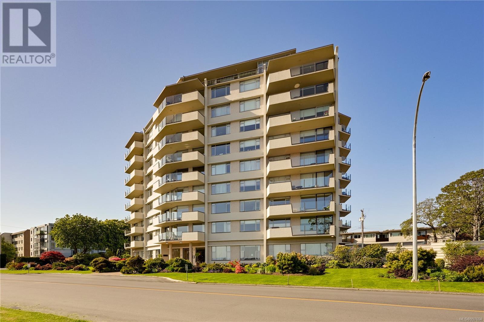 Property at 101 1420 Beach Dr image 2