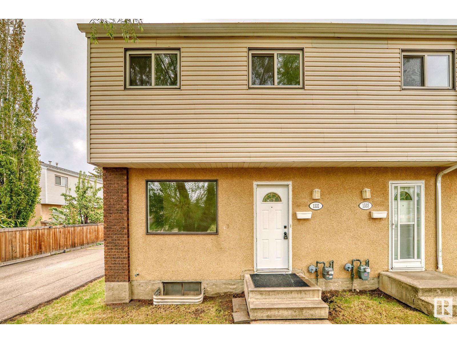 Property at 1531 KNOTTWOOD N NW image 2