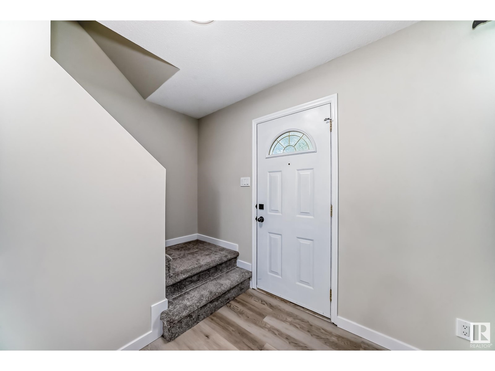 Property at 1531 KNOTTWOOD N NW image 3