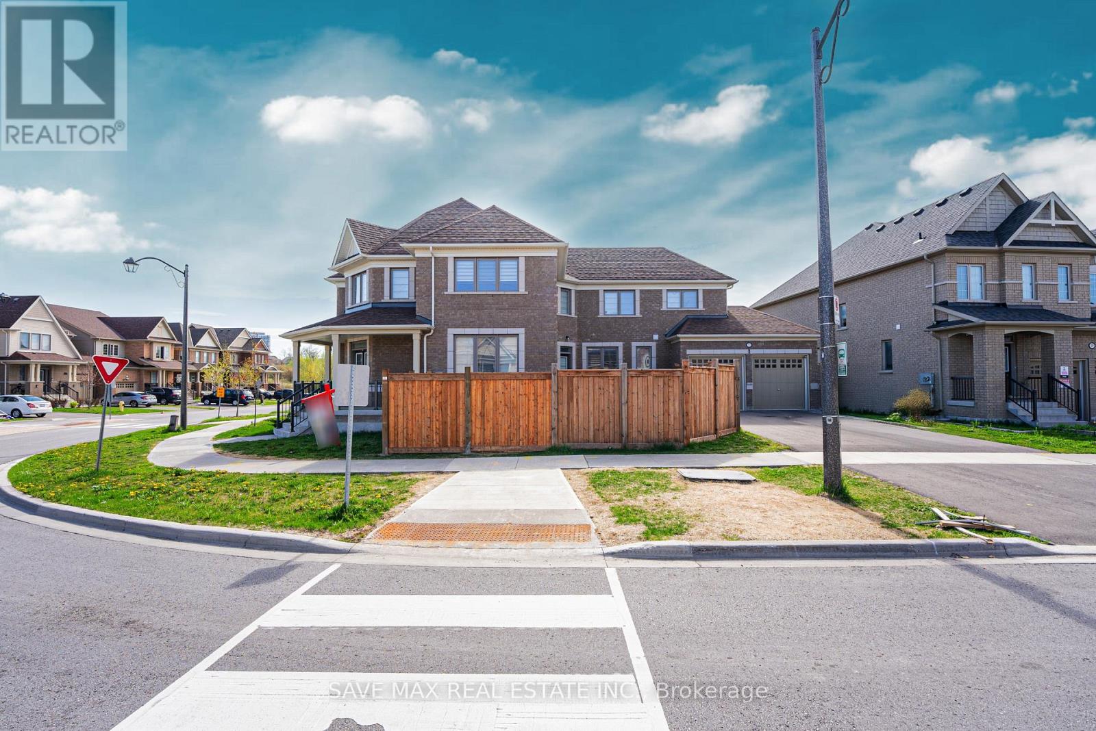 2576 Bandsman Crescent, Oshawa, Ontario  L1L 0M1 - Photo 6 - E12162996