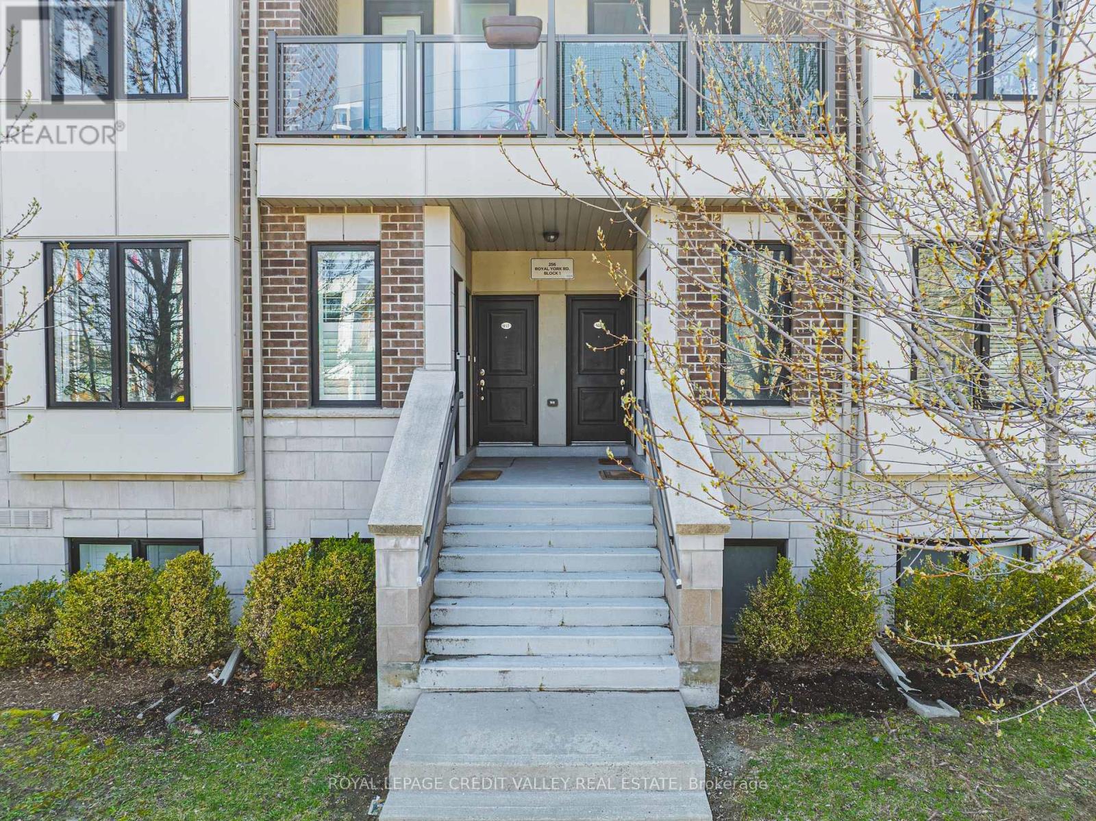 Property at 116 - 256 ROYAL YORK ROAD E image 2