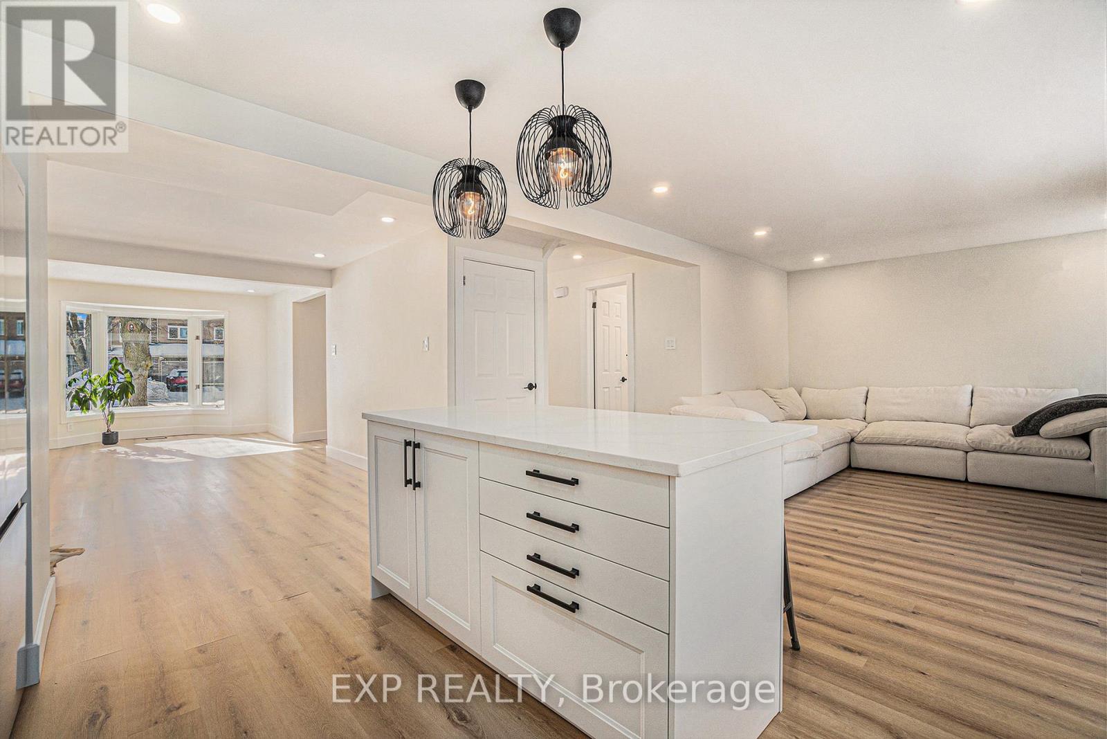 16 Weybridge Drive, Ottawa, Ontario  K2J 2X2 - Photo 13 - X12163298