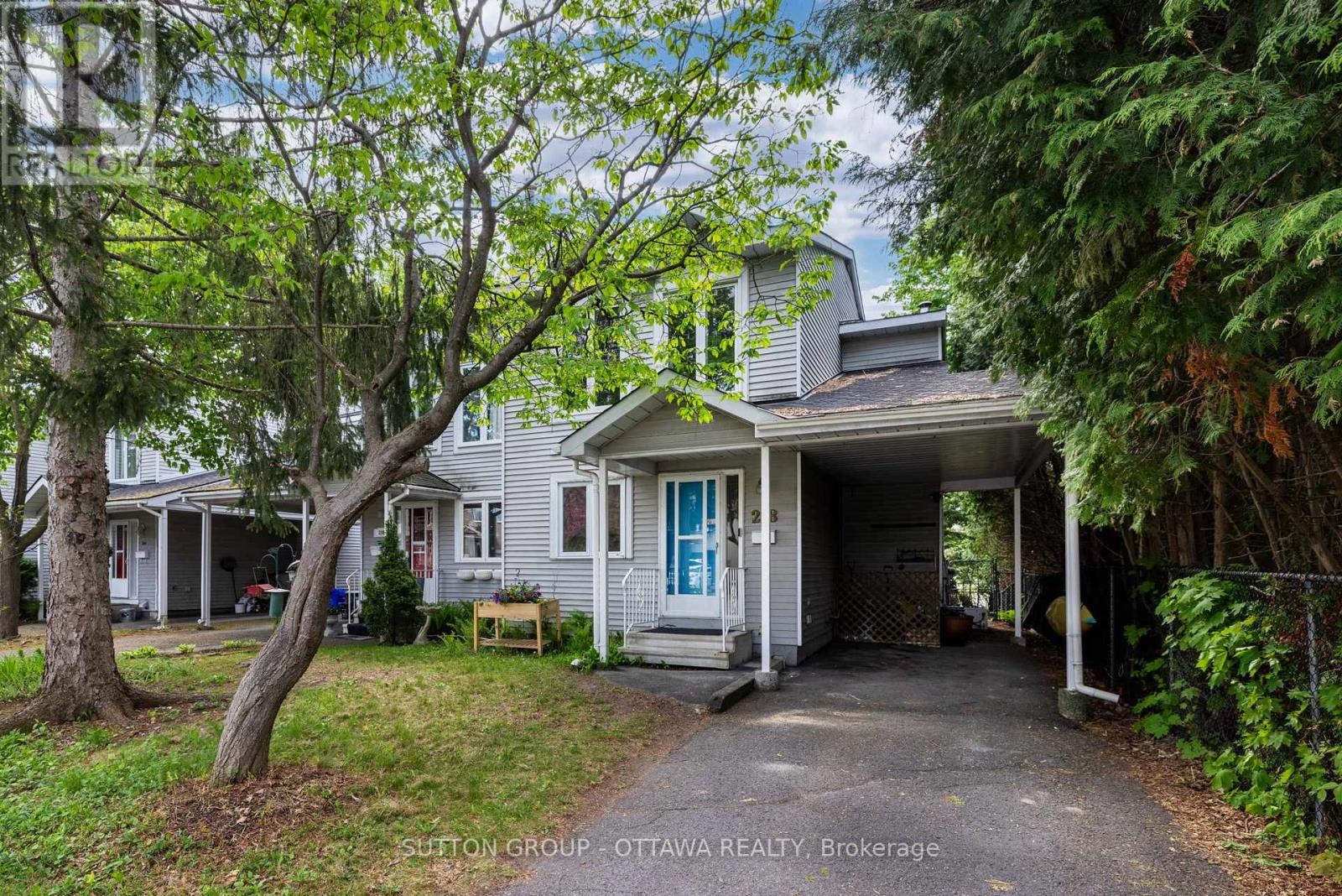 218 Switzer Avenue, Ottawa, Ontario  K1Z 7H9 - Photo 1 - X12163311