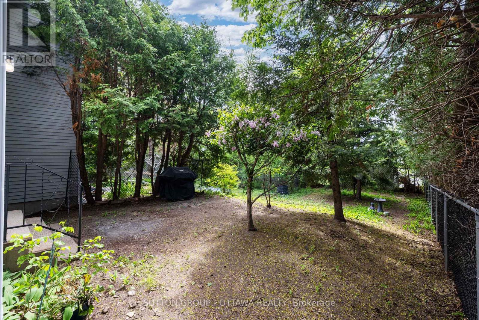 218 Switzer Avenue, Ottawa, Ontario  K1Z 7H9 - Photo 16 - X12163311