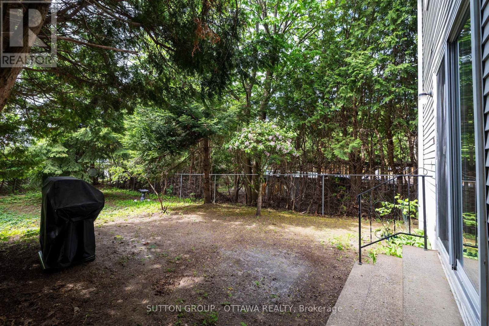 218 Switzer Avenue, Ottawa, Ontario  K1Z 7H9 - Photo 17 - X12163311